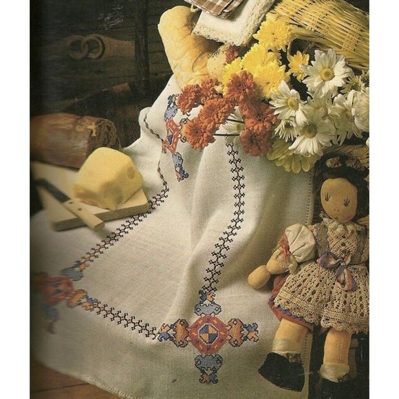 Better Homes and Gardens Embroidery 1978, Hardcover - Picture 2 of 11